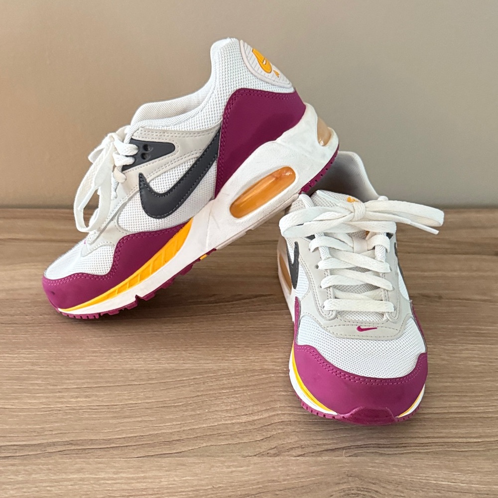 Women's Nike Air Max Correlate, size 6